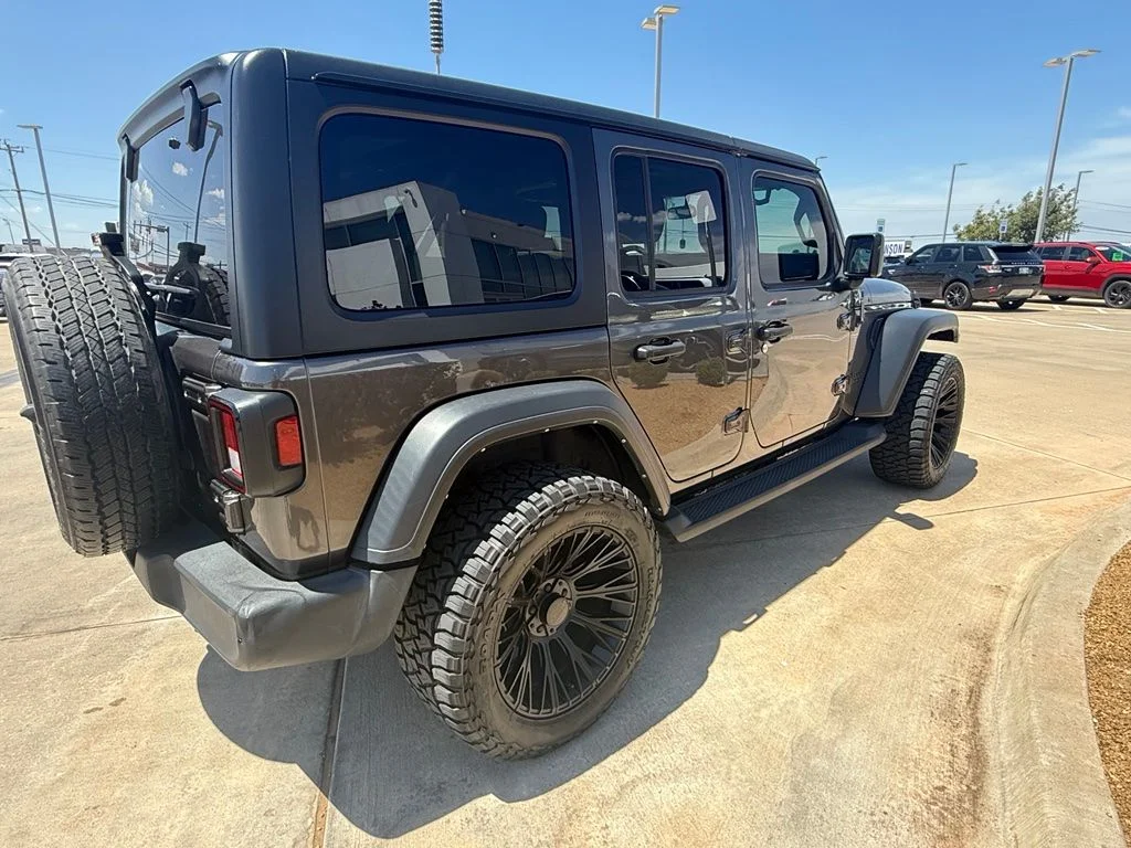 Used 2022 Granite Crystal Metallic Clearcoat Jeep Unlimited Sport Altitude image 5