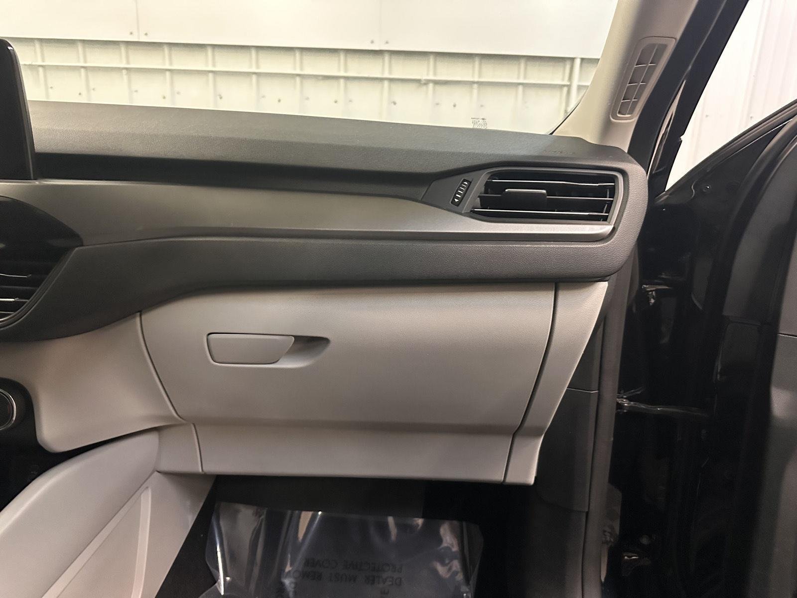 Used 2023 Agate Black Metallic Ford Active image 35