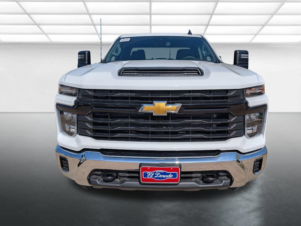 New 2026 Summit White Chevrolet WT image 23