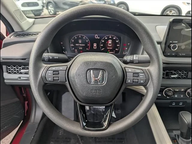 Used 2025  Honda SE image 8