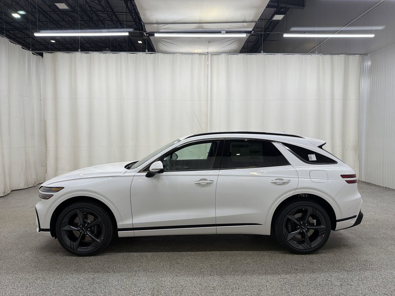 New 2026 Uyuni White Genesis 2.5T SPORT PRESTIGE image 6