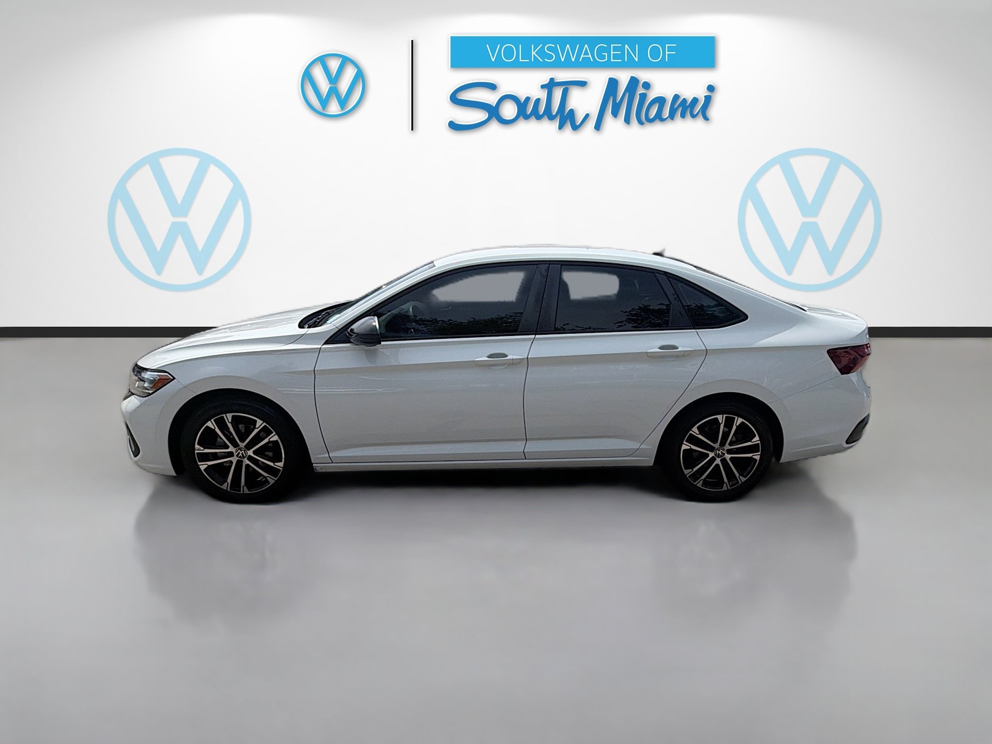 Certified Used 2022 White Volkswagen Sport image 4