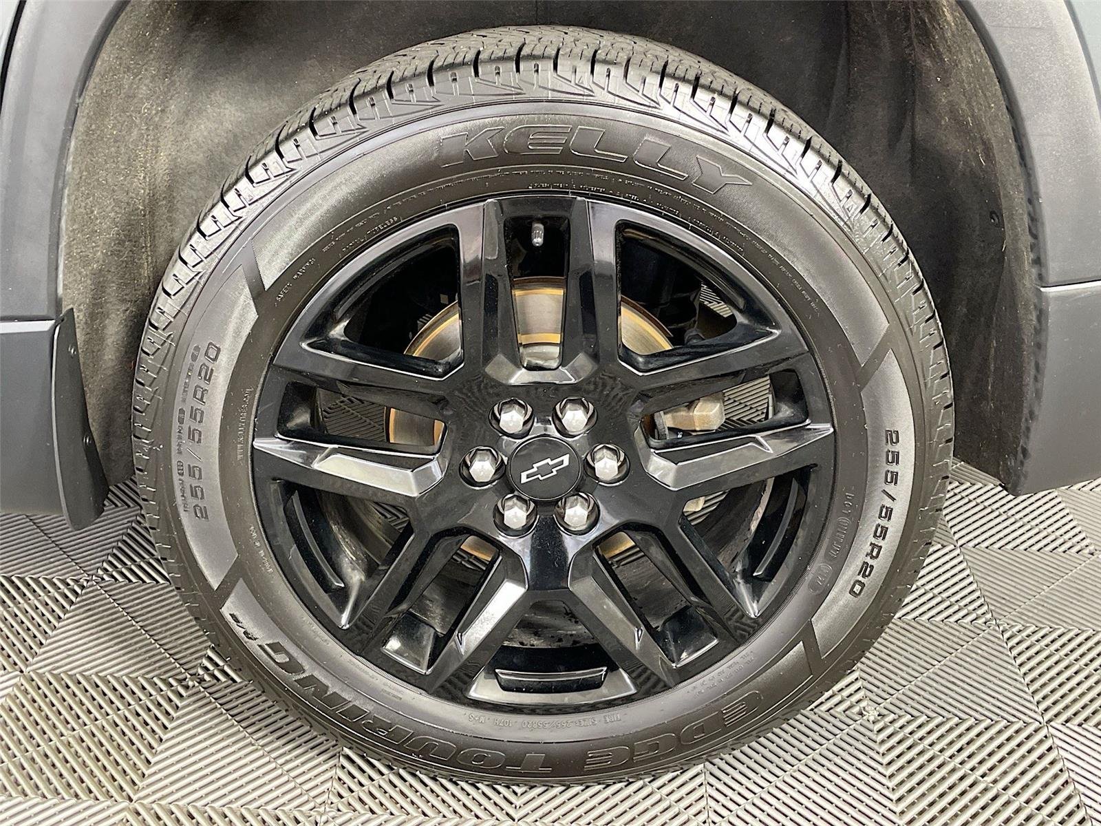 Used 2019 Graphite Metallic Chevrolet LT Cloth image 33