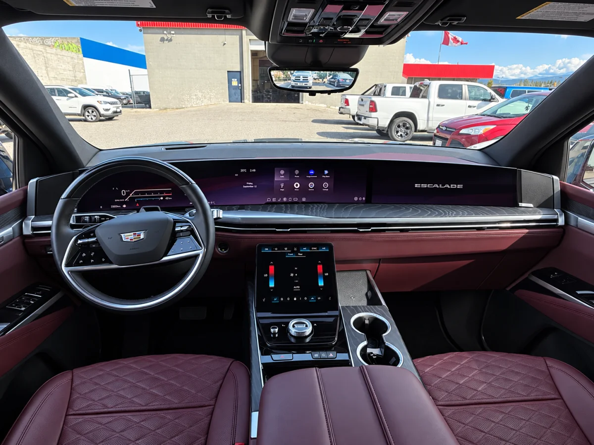Used 2025 Green Cadillac 4wd Sport image 22