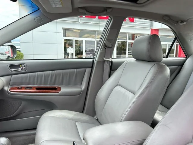 Used 2005 Phantom Gray Pearl Toyota XLE image 31