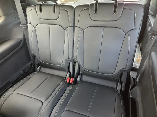 New 2026 Baltic Gray Metallic Clear-Coat Exterior Paint Jeep Limited image 6