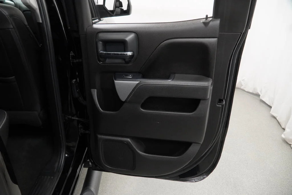 Used 2016 Black Chevrolet LTZ 2LZ image 36