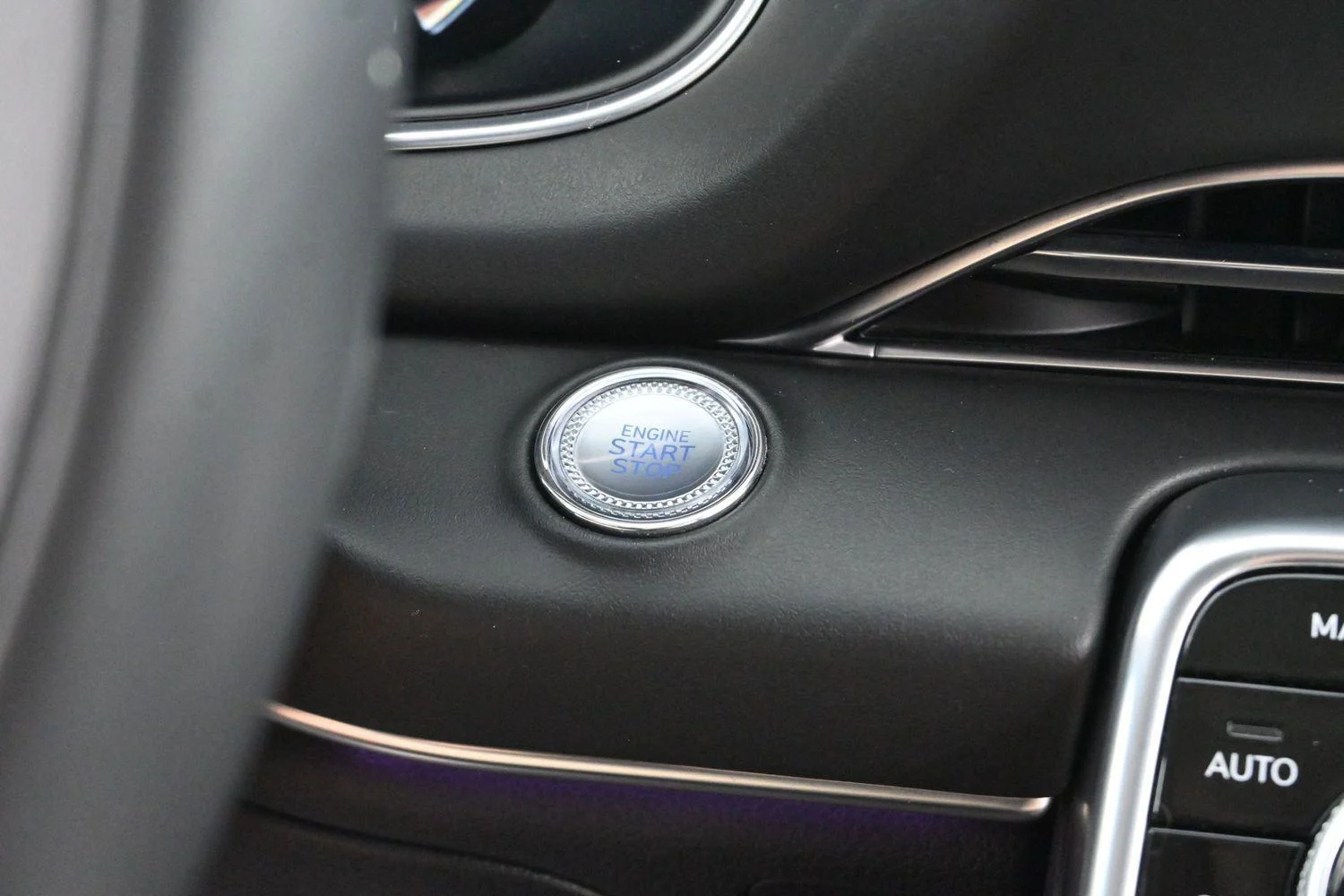 Used 2023  Genesis 3.5T AWD image 25