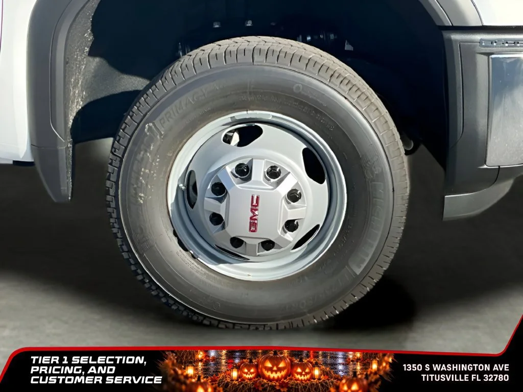 New 2026 Summit White GMC Pro image 40