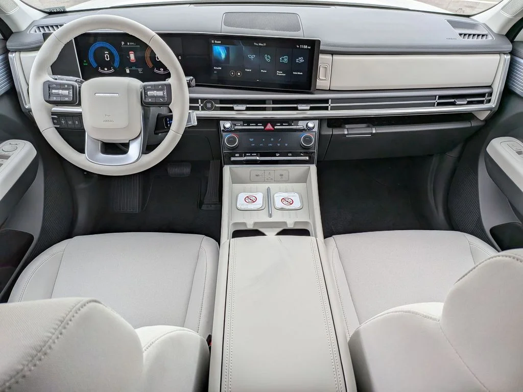New 2026 White Hyundai SE image 25