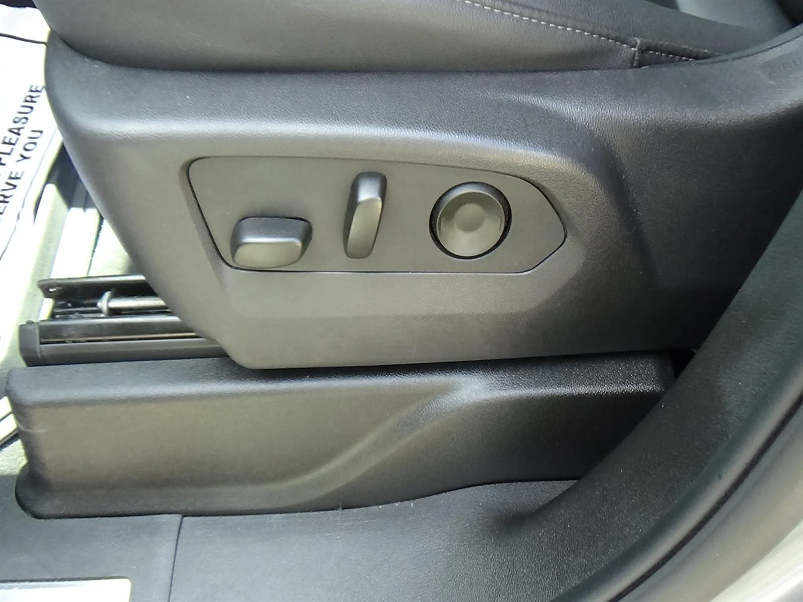 Used 2025 Sterling Gray Metallic (gxd) Chevrolet LT image 16