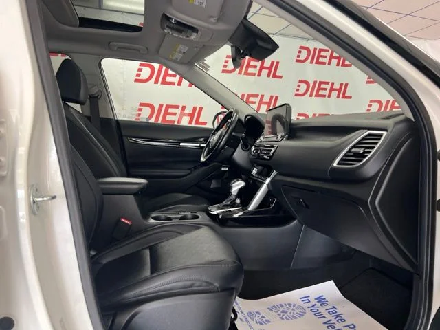 Used 2021 White Kia SX image 13