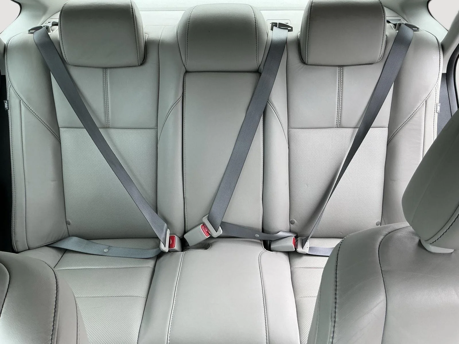 Used 2013 Classic Silver Metallic Toyota Limited image 12