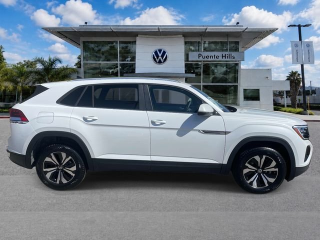 New 2026 White/off-white Volkswagen SE image 3