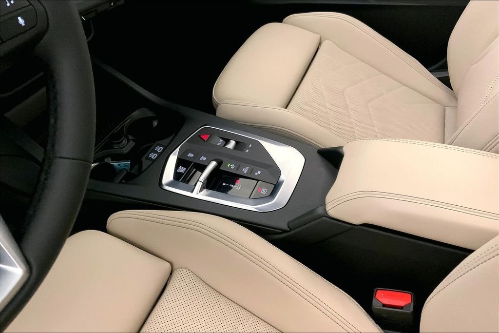 Used 2025 Alpine White BMW  image 22