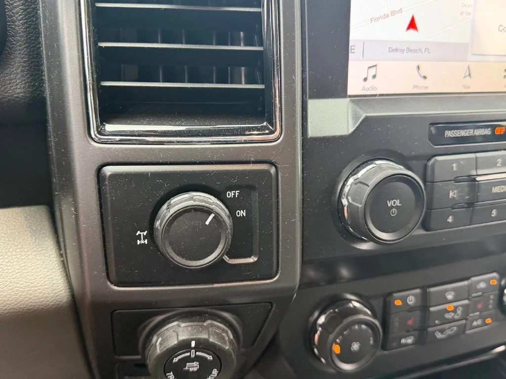 Used 2019 Black Ford XLT image 12