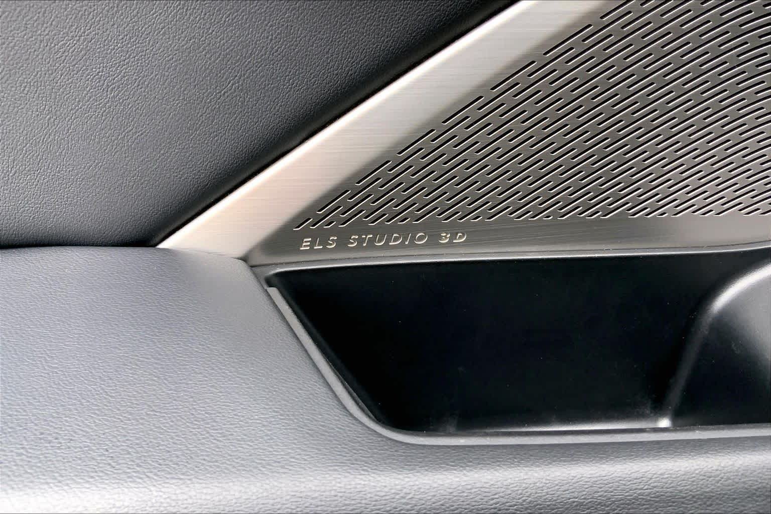 Used 2023 Liquid Carbon Metallic Acura w/Advance Package image 33
