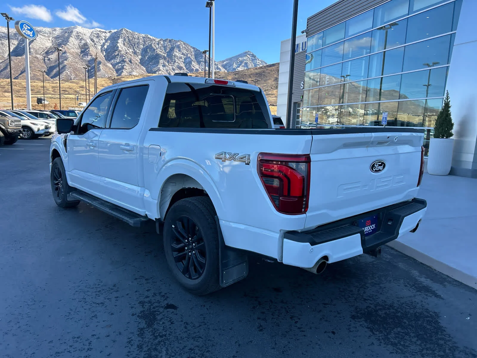 Certified Used 2025 Oxford White Clearcoat Ford LARIAT image 11