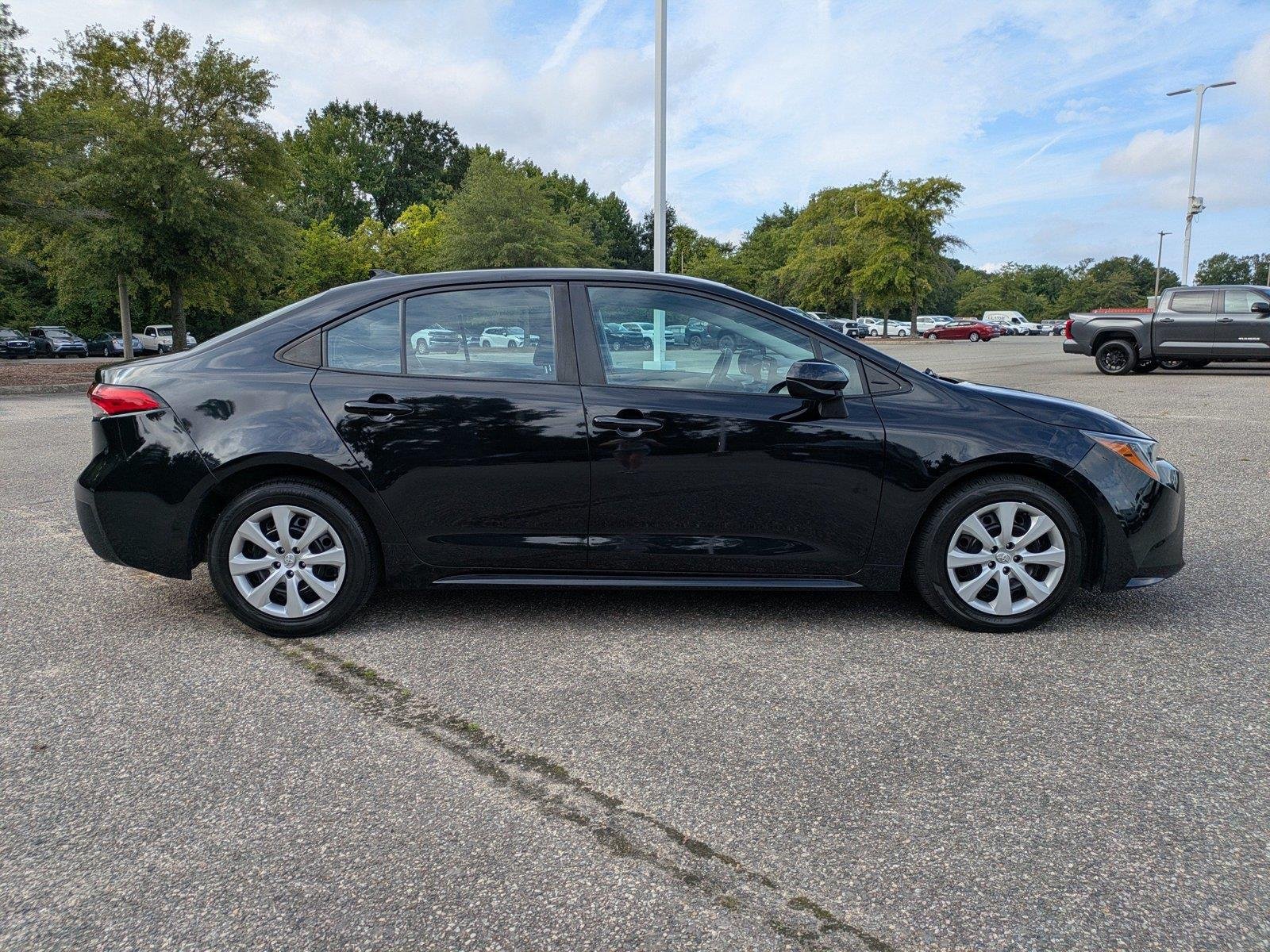 Used 2024  Toyota LE image 3