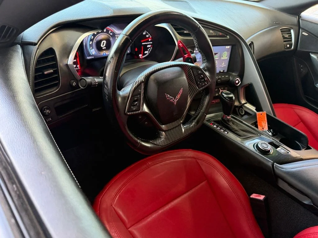 Used 2019 White Chevrolet Stingray image 6