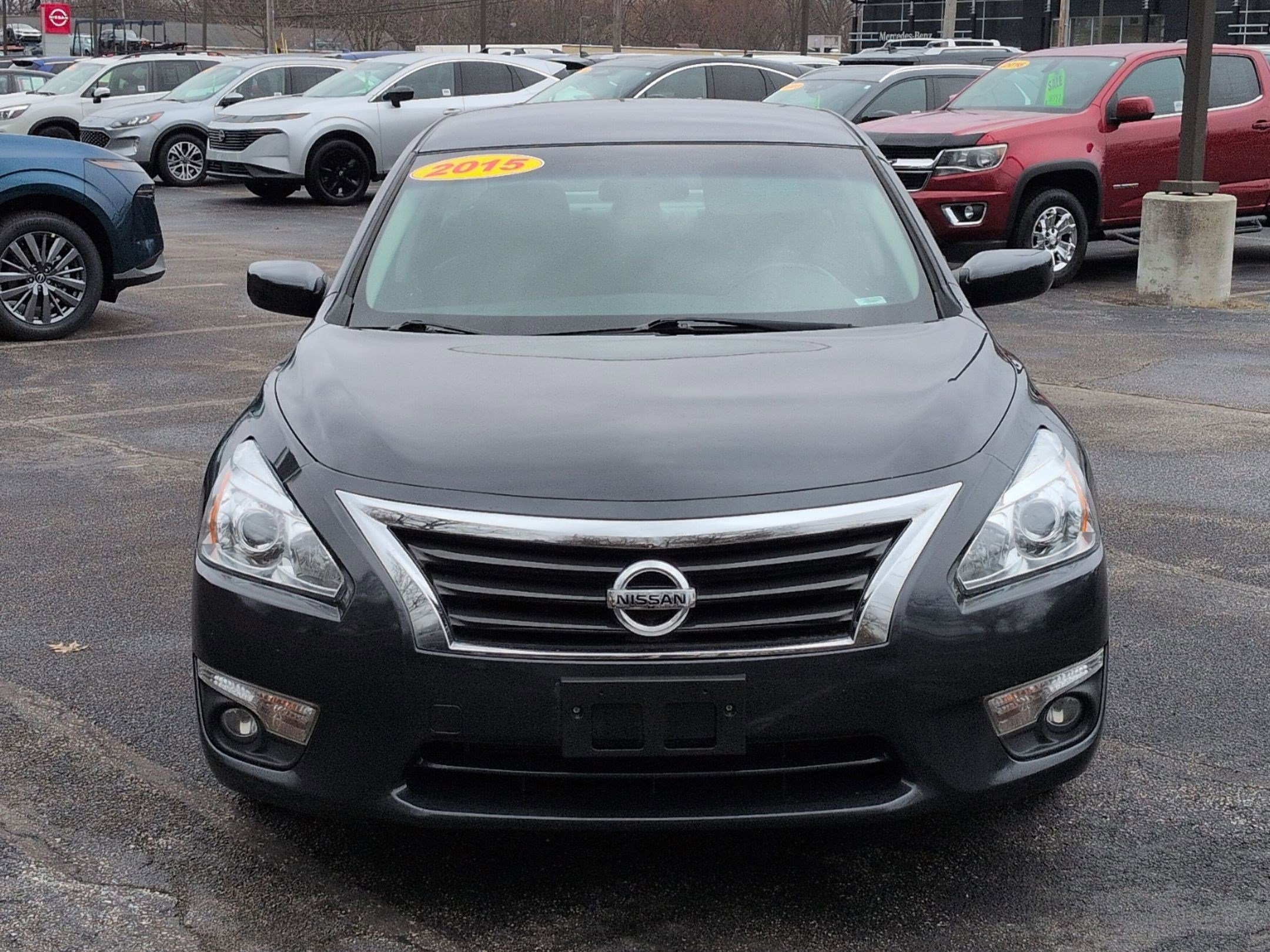 Used 2015 Nissan Altima SV with VIN 1N4AL3AP0FC182482 for sale in North Olmsted, OH
