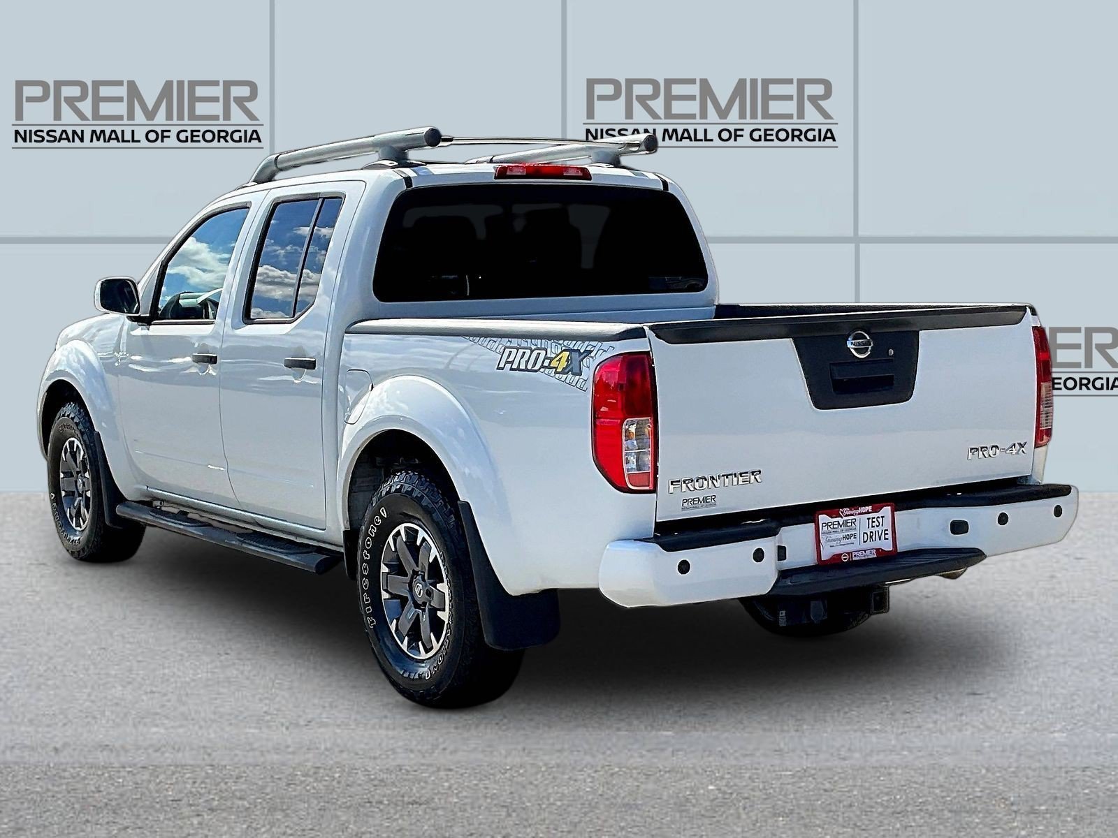 Certified Used 2020 White Nissan PRO-4X image 5