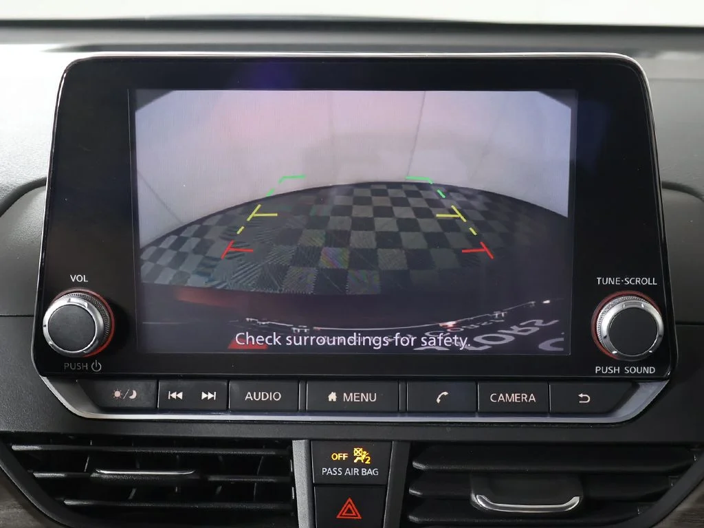 Used 2024 Red Nissan 2.5 SV image 38