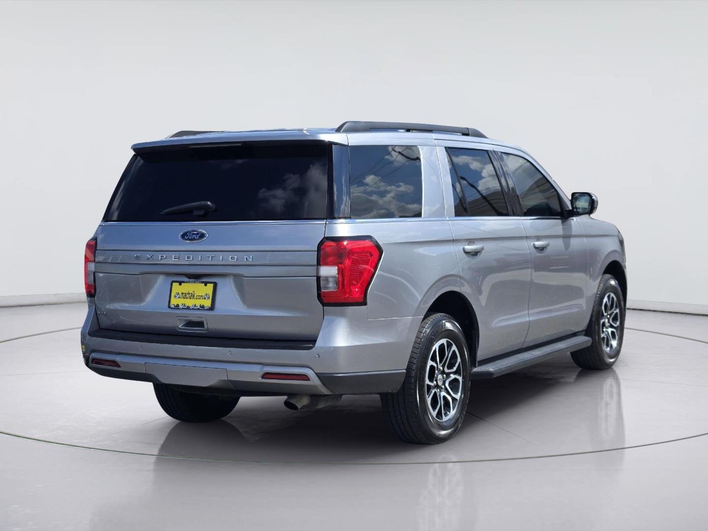 Used 2024 Iconic Silver Ford XLT image 8