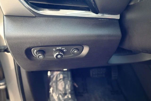 Used 2018 Gray Chevrolet LT image 21