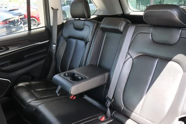 Used 2024 Silver Jeep 4xe image 16