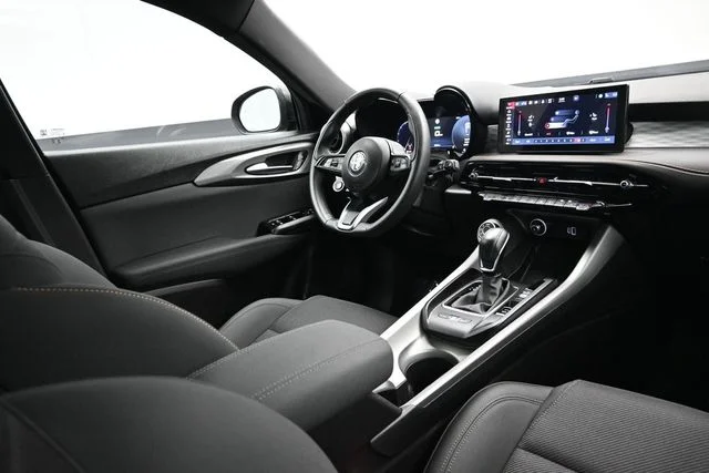 Used 2024 Silver Alfa Romeo Ti image 13