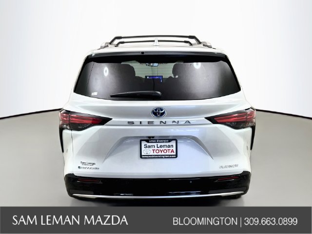Used 2025 Beige Toyota Platinum image 11