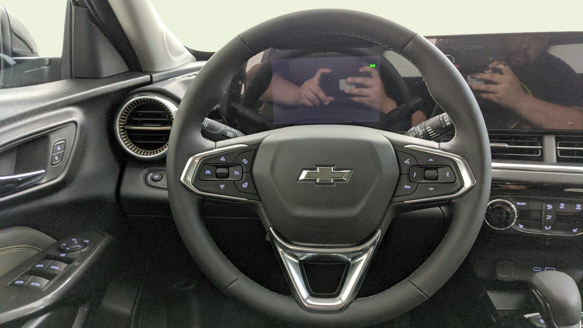 New 2026 Mosaic Black Metallic Chevrolet ACTIV image 16