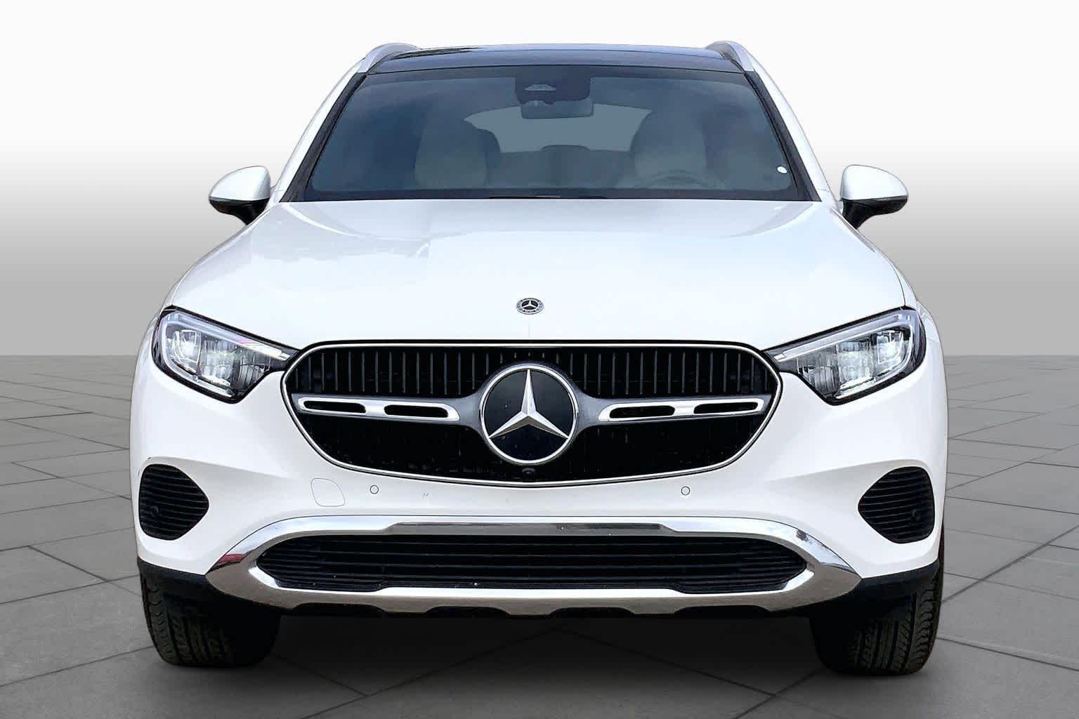 Used 2025 Polar White Mercedes-Benz GLC 300 image 4