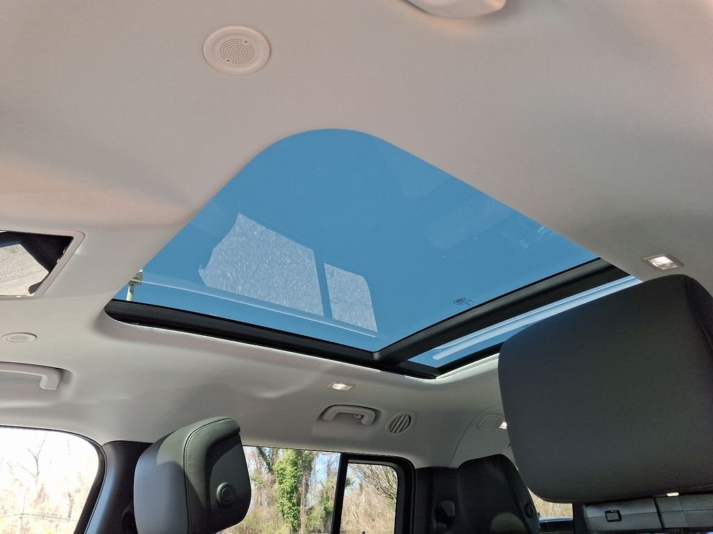 2025 Land Rover Defender S - Photo 13