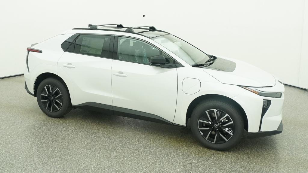 New 2026 Wind Chill Pearl Toyota XLE image 42