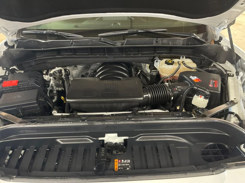 Used 2022 White GMC AT4 image 10