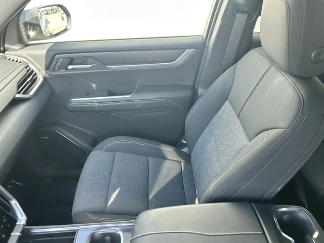 Used 2025 GRAY GMC AWD Elevation image 14