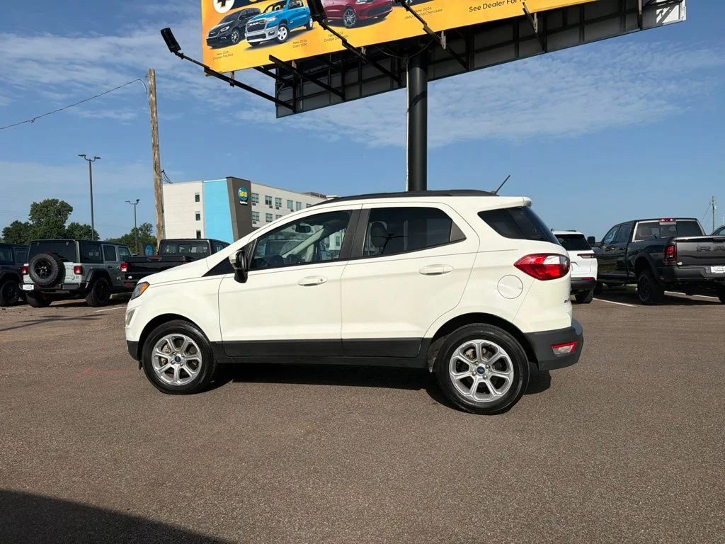 Used 2020 White Ford SE image 3