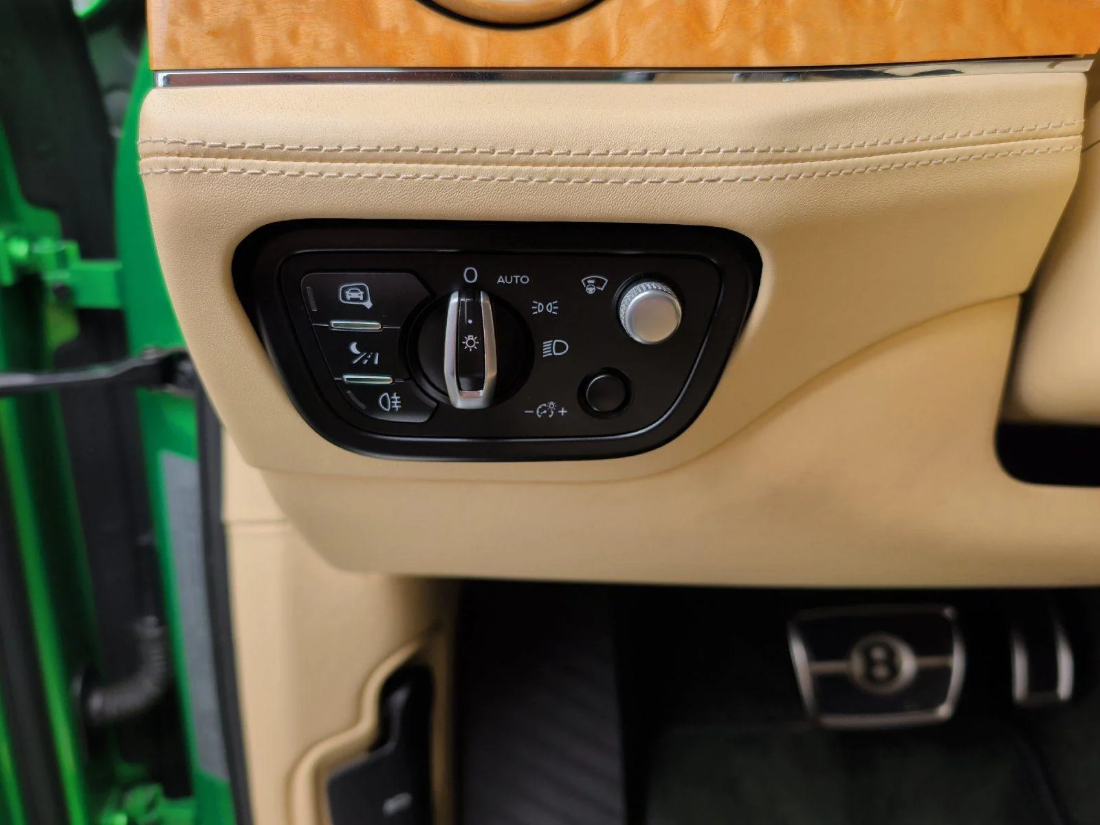 Used 2021 Apple Green Bentley Speed image 25