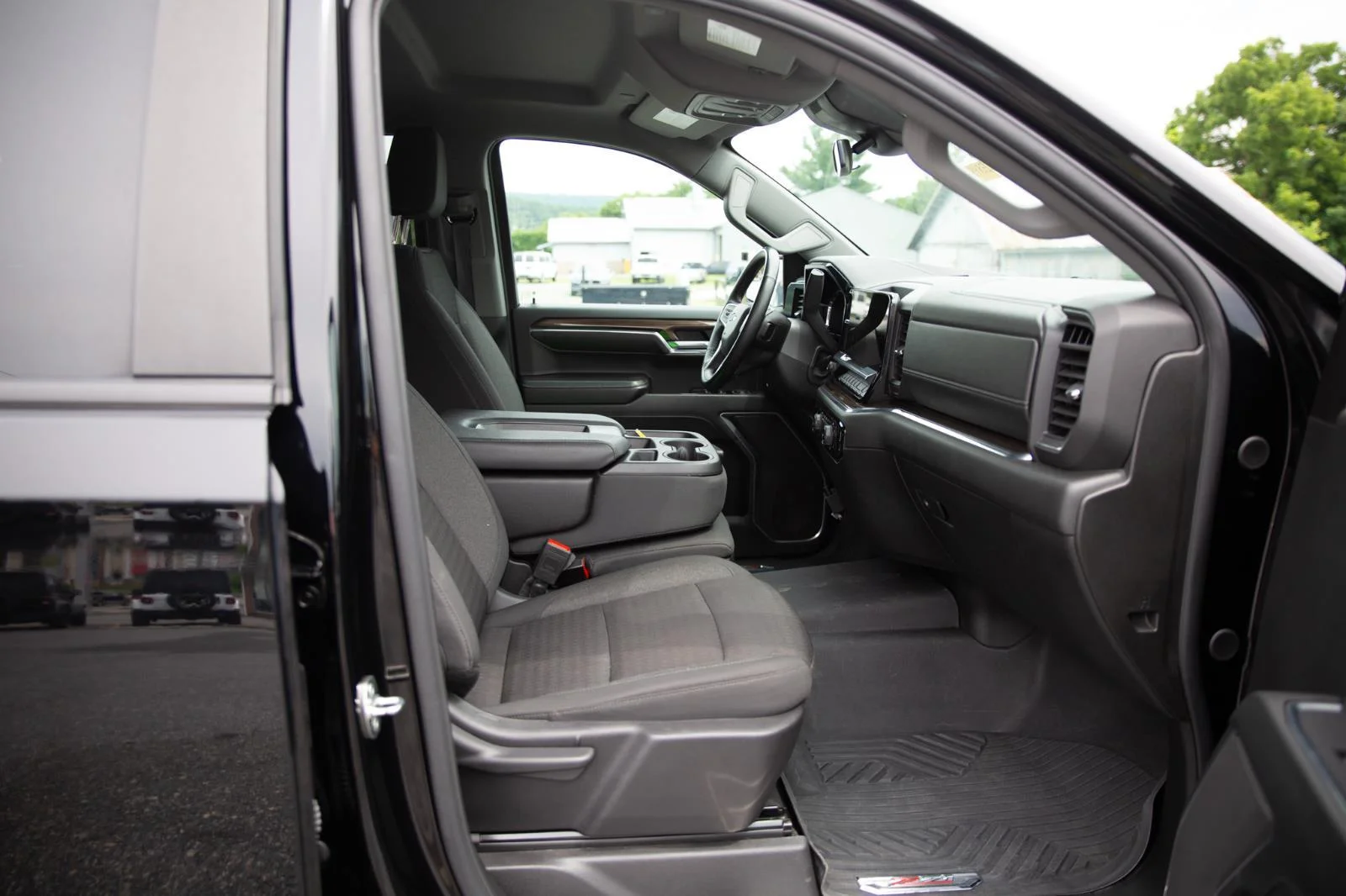 Used 2024 Black Chevrolet RST image 23