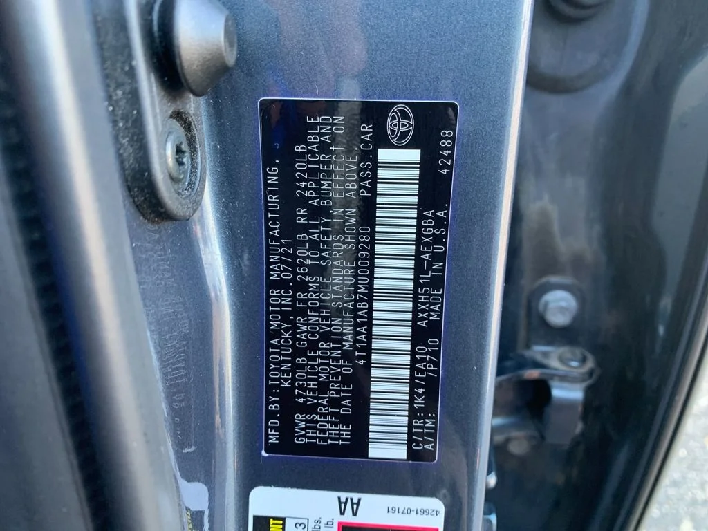 Used 2021 Gray Toyota XLE Plus image 33