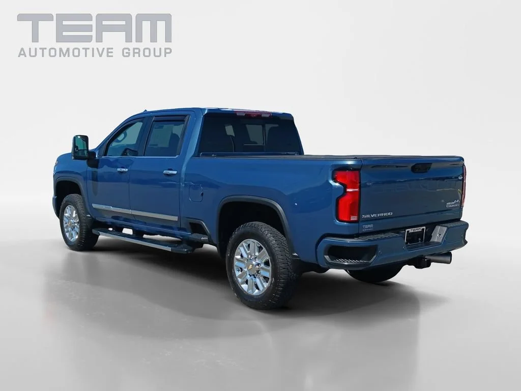 Used 2024 Lakeshore Blue Metallic Chevrolet High Country image 5