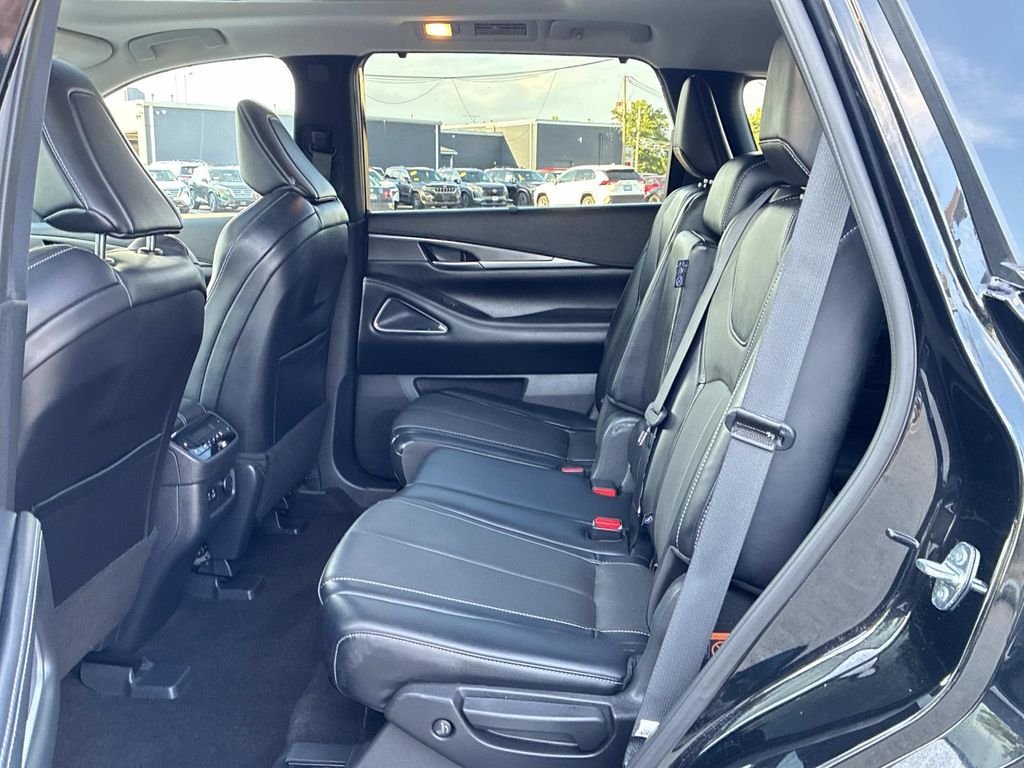 Used 2023 Black INFINITI LUXE image 17