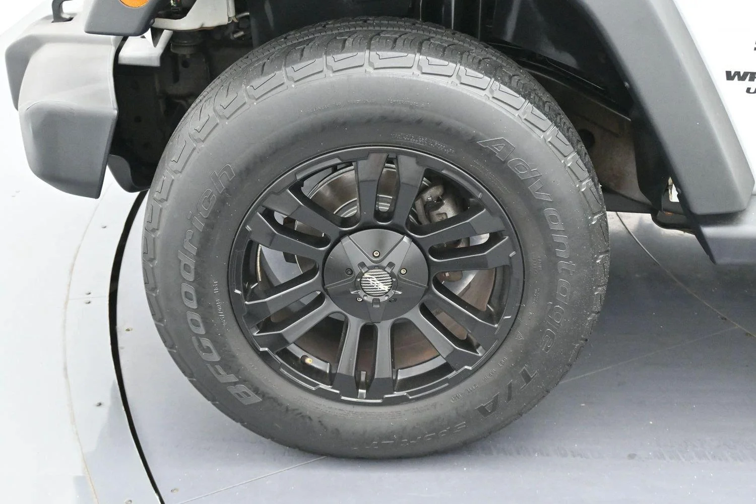 Used 2015 Bright White Clearcoat Jeep Sport image 32