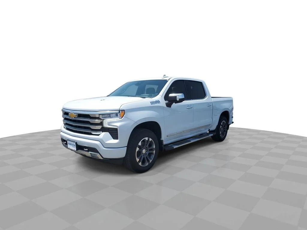New 2026 Polar White Tricoat Chevrolet High Country image 4