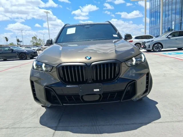 Used 2026 Green BMW sDrive40i image 2