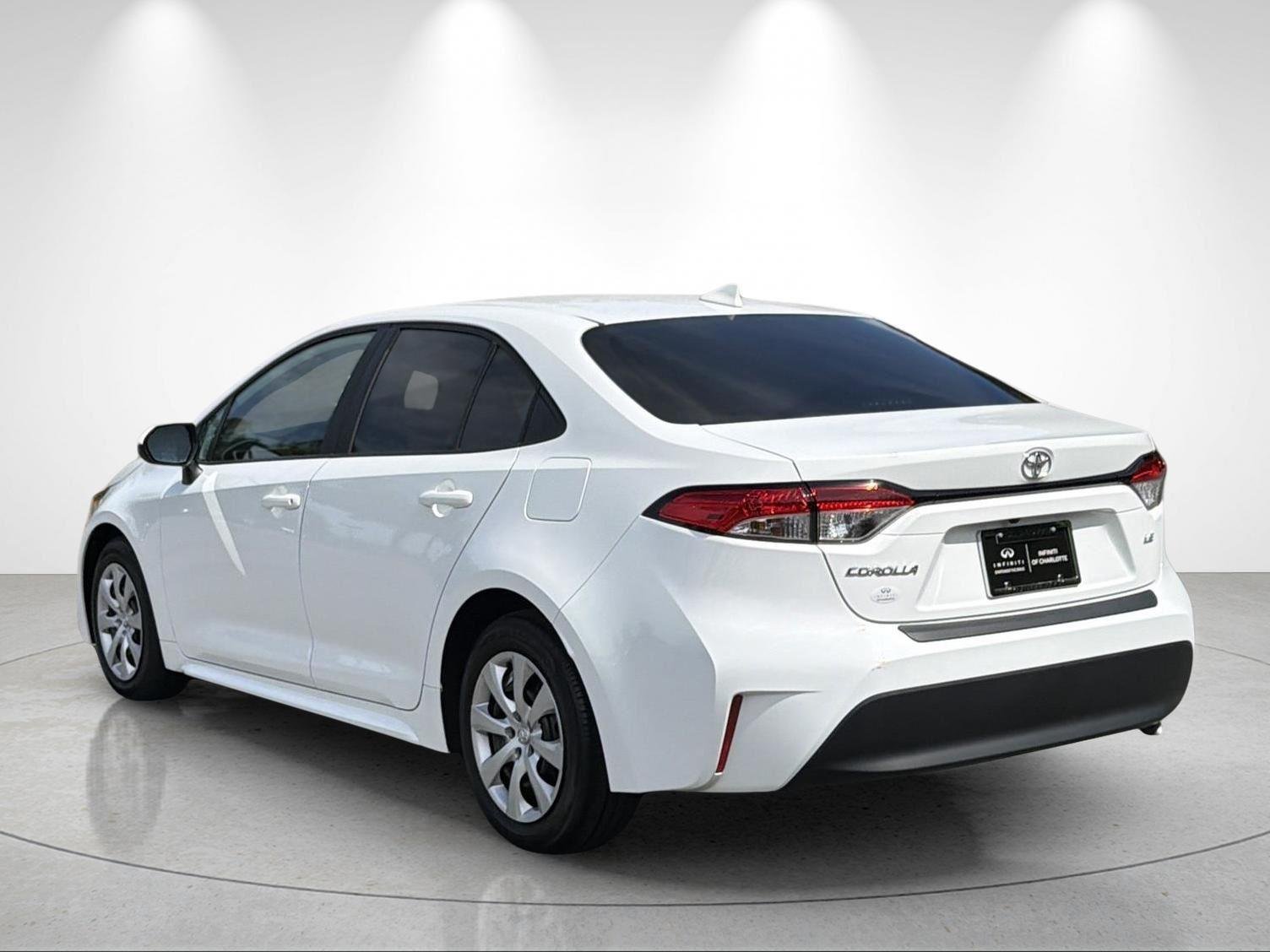 Used 2023 Ice Cap Toyota LE image 3
