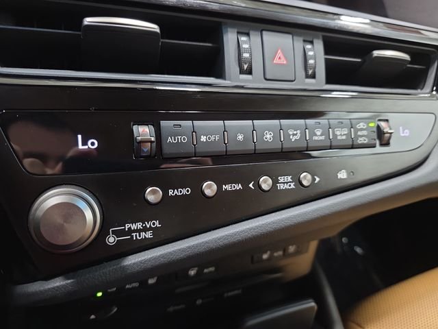 Used 2022 Iridium Lexus 350 image 22