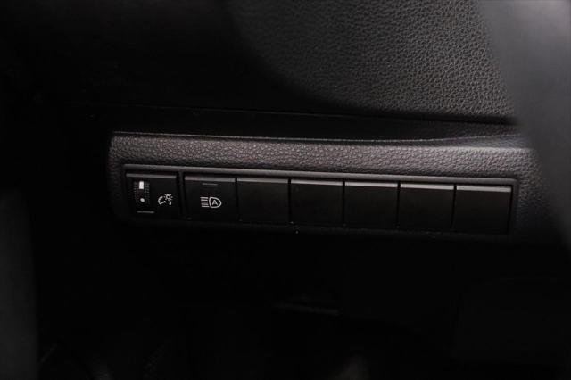 Certified Used 2022 RUBY FLARE PEARL Toyota  image 18